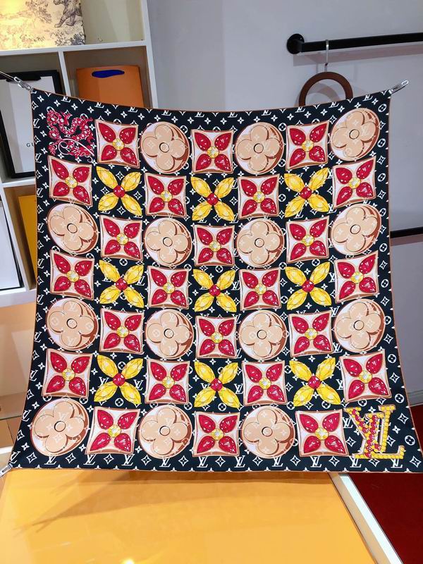 LV silk scarf 90X90cm E31 (3)